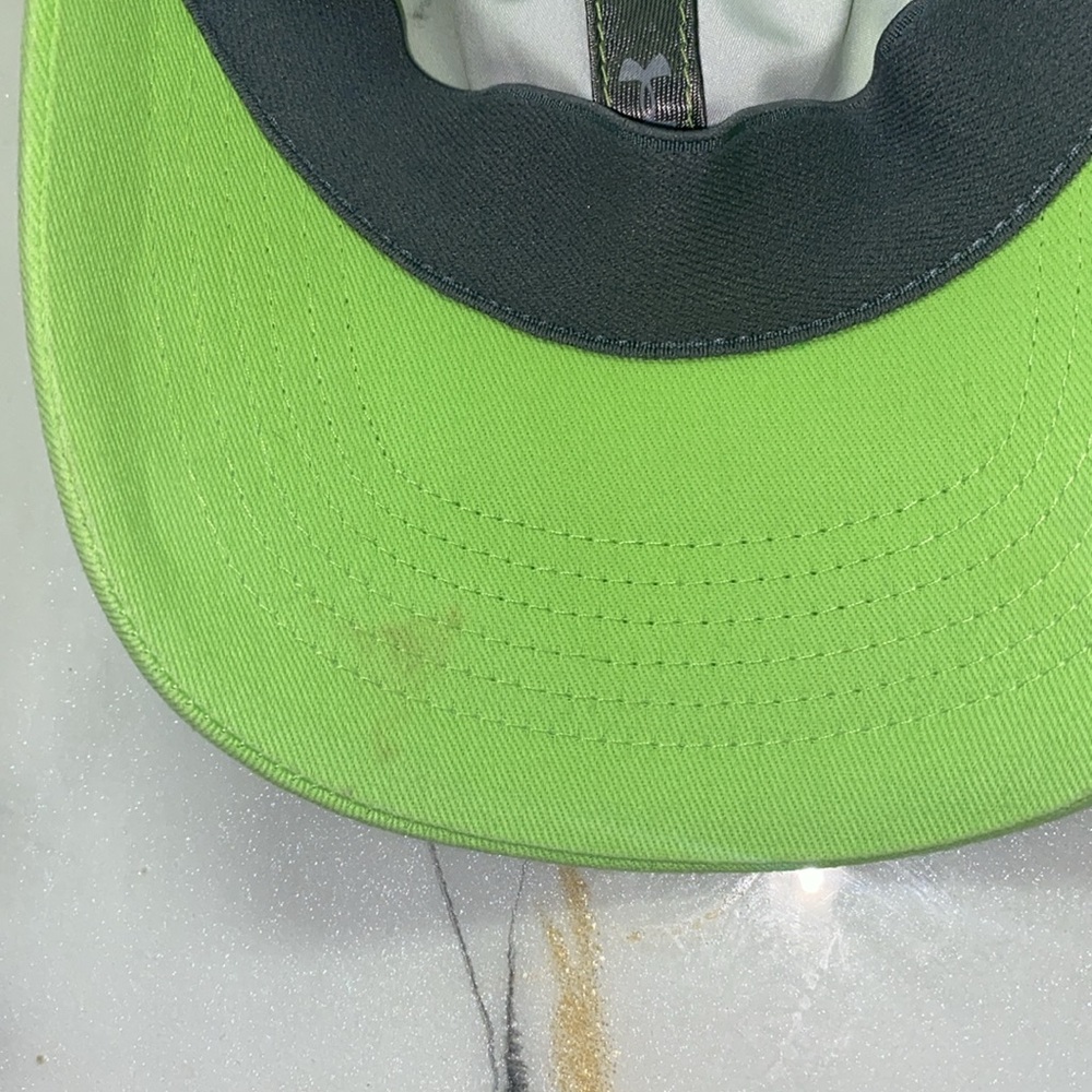 Youth Under Armour hat baseball cap Small stain on inside bill - Picture 2 of 5